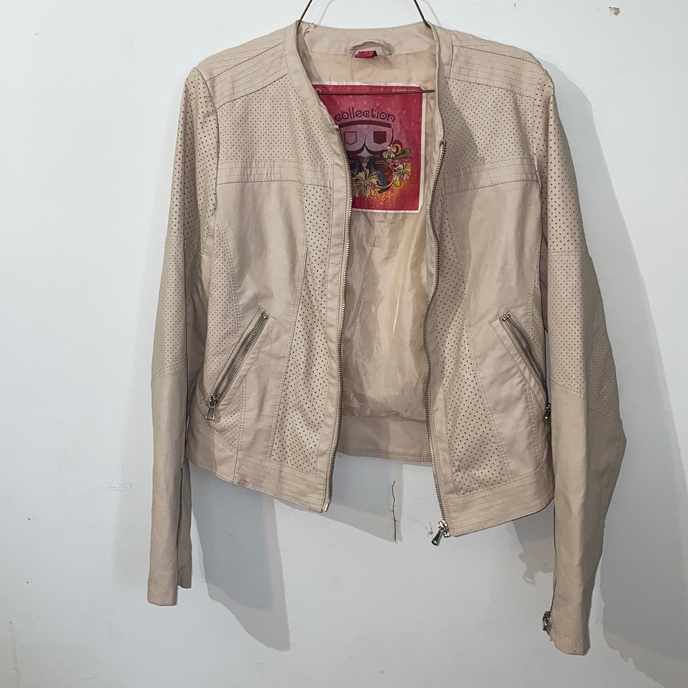 BERNARDO COLLECTION LUXURY FOUX LEATHER CREAM MOTO JACKET BIKER BABE SEXY ZIPPER